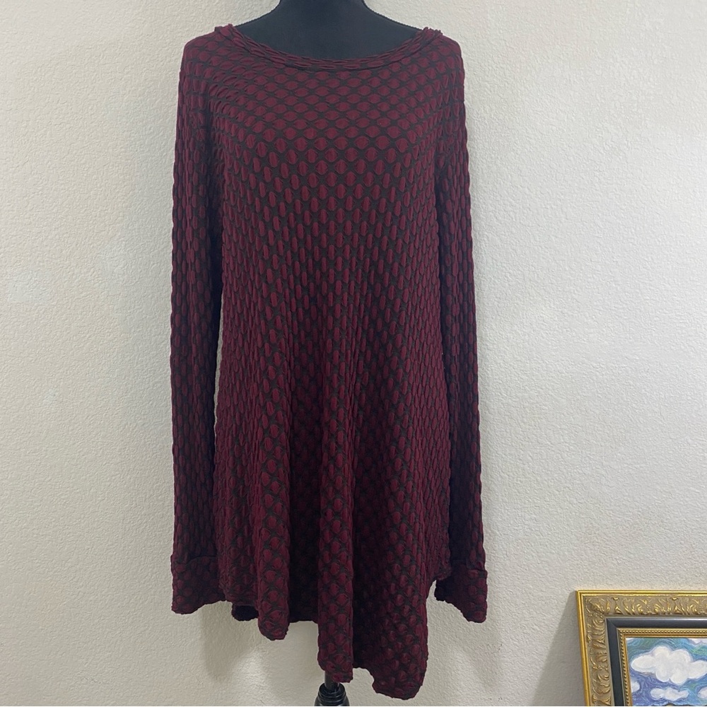 Lisa Bayne Burgundy Patterned Asymmetrical Tunic,‎ Size XL